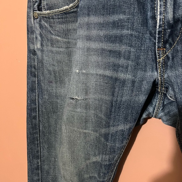 Levi’s Slim Straight Distressed “THIS IS A PAIR OF LEVIS JEANS” 34x32 - Picture 3 of 9